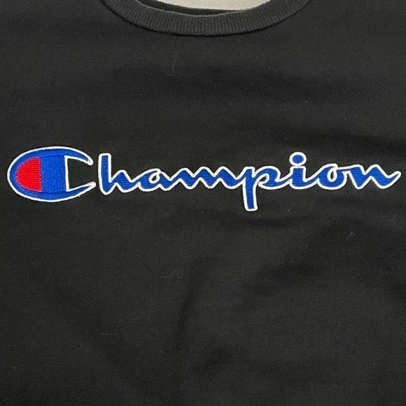 Champion Classic Black Embroidered Logo Crew Sweatshirt Size Small Youth - Picture 2 of 6